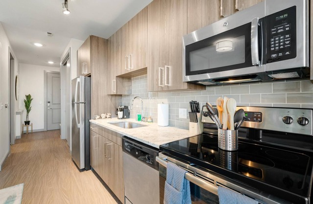 Arlington Sophisticated Studio Apartment