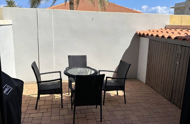 Aruba One Happy Island House- minutes from the beach, your home away from home!