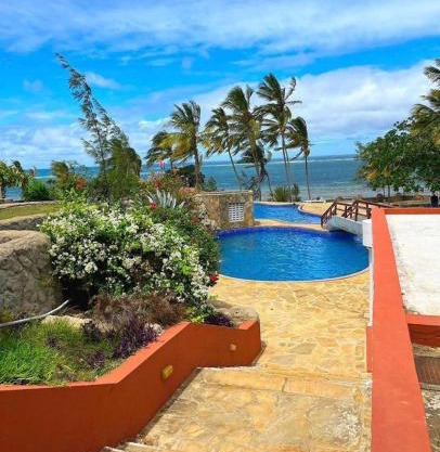 Ash Lamera beach apartments