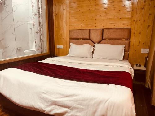 Asha Residency - Budget Friendly ! Couple Friendly ! Family Friendly ! Spacious Rooms ! Luxury Ambience