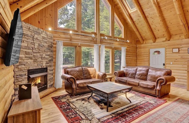 Authentic Pocono Log Cabin | Hot Tub | Lake Access