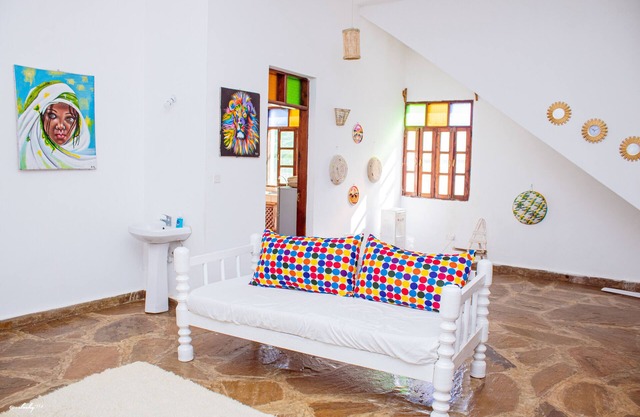 Authentic Swahili experience - 5 mins to the beach.