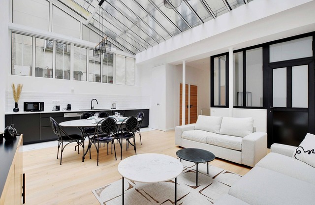 Authentique Apartment - 1br- 2P- Voltaire