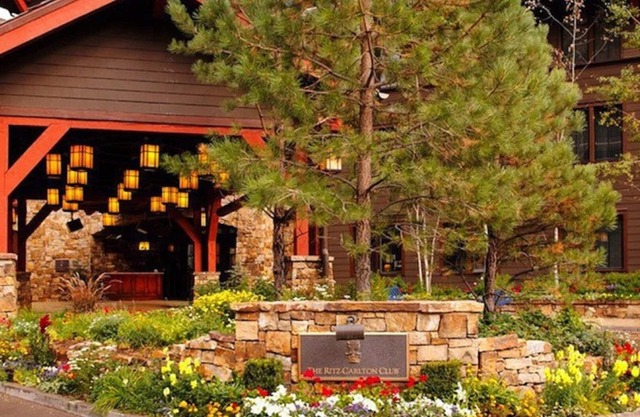 Avail: Mar 22-29, Mar 29-April 5, Apr 5-12th, and Dec 20-Jan 3.