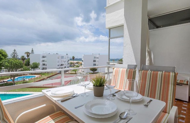 Azvalia - Valdelagrana Puerto Príncipe, Playa, piscina, parking