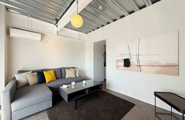 b hotel Komachi 1 BR Apt Free Breakfast Included