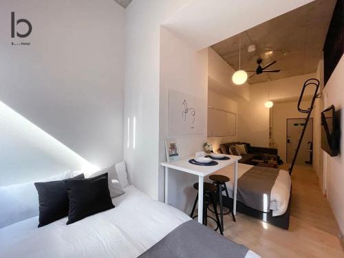 b hotel Nekoyard - Loft Studio Close to Peace Park & City Sights