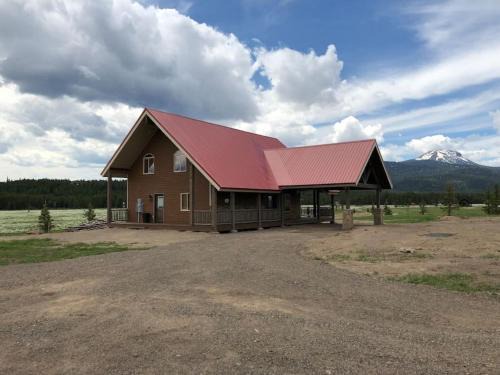 Balcony, Hot Tub Yellowstone