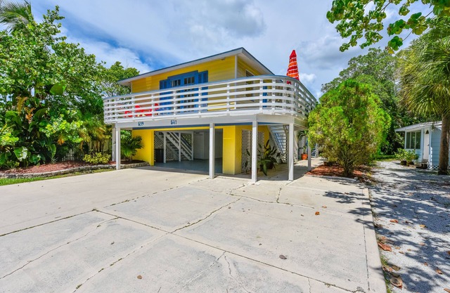 Banana Cabana by Beachside Management