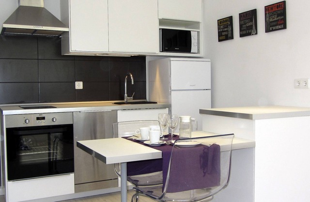 BARCELONA: MODERN AND COZY APARTMENT