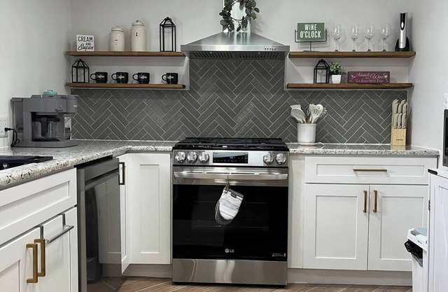 Baroda Wine Country Getaway with Pool and fire pit