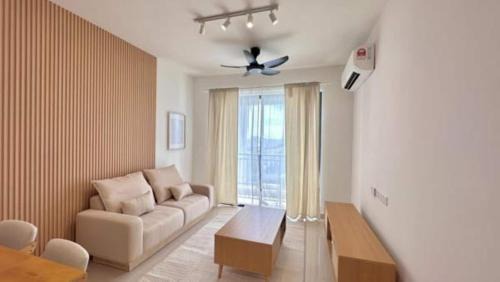 Baron Residence by manatidur #PetFriendly #Lakecity