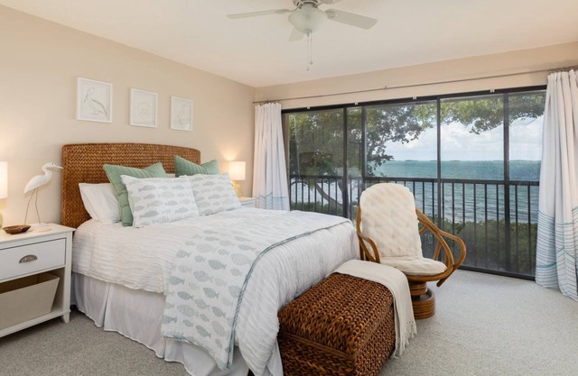 Bayside Paradise with Ample Amenities