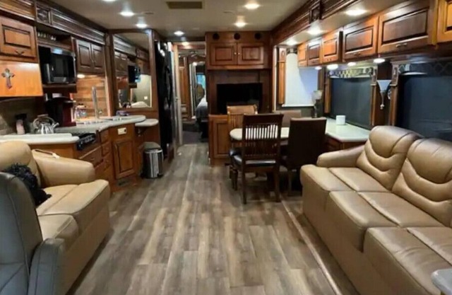 Beach 7 min Hot Tub & Swim Pool Perfect for Biketoberfest just 99 base price!