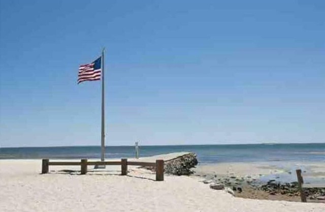 Beach access Cozy Cottage