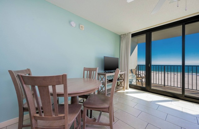 BEACH Front Hotels! Phoenix All Suites! Full Kitchen