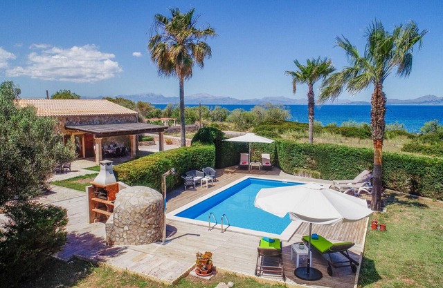 Beach Holiday house with pool only 50m to the beach, Colonia Sant Pere, Mallorca