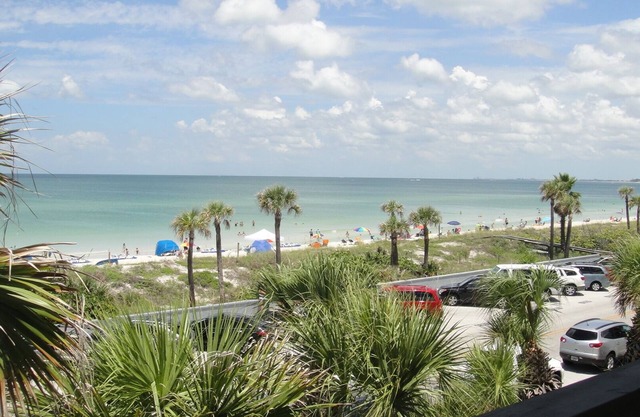 Beach House 50 Steps to Beautiful Pass-A-Grille BeachnPanoramic Gulf Viewsnn