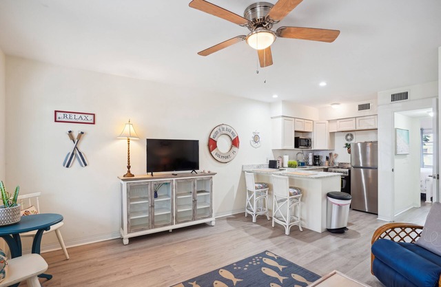 Beach Quarters - ALL