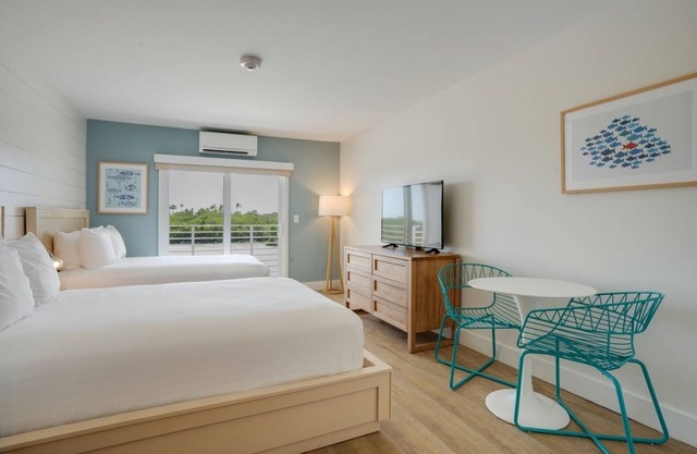 Beach View Unit in Islamorada! Pets Allowed, Parking, Pool!