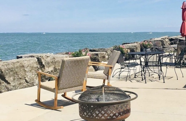 "BEACHCOMBER"- A Gem on Lake Erie 120 Feet of Private Frontage and Beach