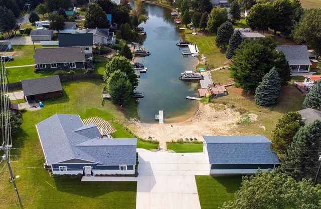 Beachfront 5-bedroom vacation home