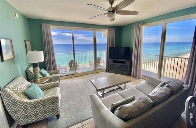 Beachfront corner unit/Wrap Balcony/Sunset view! Reserved parking