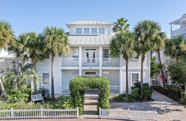 Beachy Keen - Gulf Views, Crystal Beach, Private + Community Pool, Pet Friendly!