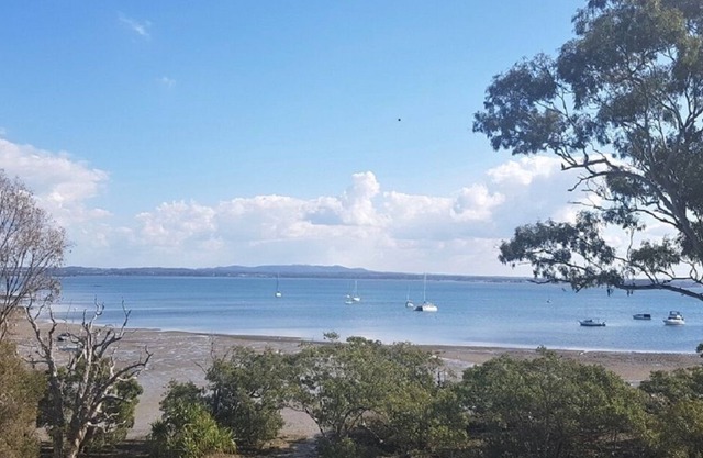 BEACON LIGHT WATERFRONT HOLIDAY HOME