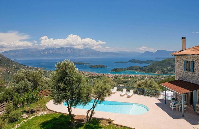 Beautiful 2 bed villa with great views.