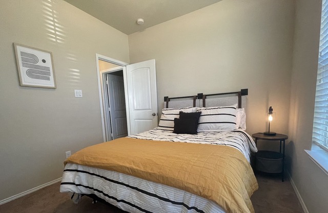 Beautiful 3/2 Cozy Home in Cross Roads