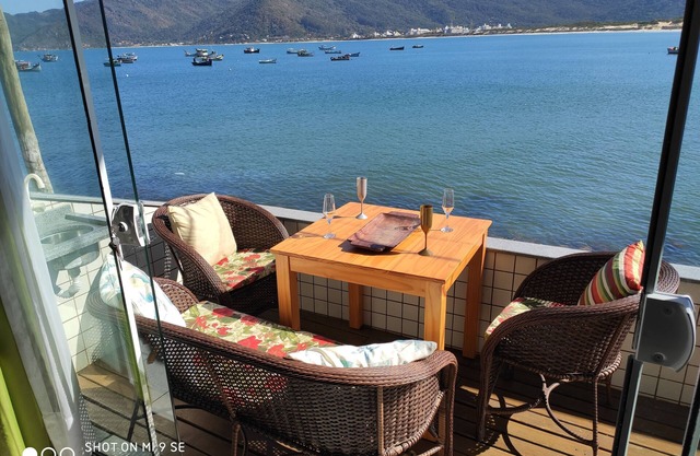 Beautiful 3 bedroom house with ocean view near the beach in Florianópolis