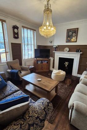 Beautiful 5BR Georgian house