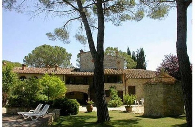 Beautiful apartment in villa for 6 people with pool, TV, patio and pets allowed