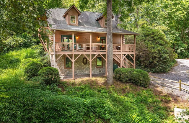 Beautiful Acorn Cabin, 10 min from Asheville