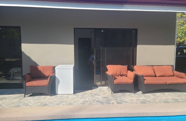 Beautiful and unique modern house, private, with pool, charcoal grill, and WiFi