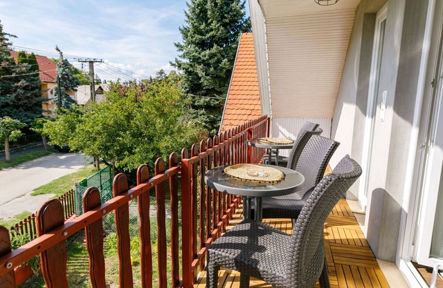 Beautiful apartment for 6 guests with A/C, WIFI, TV and balcony