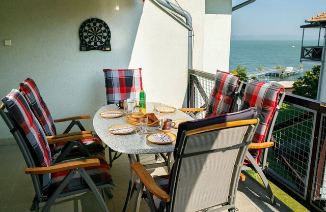 Beautiful apartment for 9 people with WIFI, A/C, TV and balcony