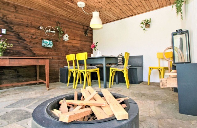 Beautiful private villa for 3 guests with WIFI, TV, patio, pets allowed and panoramic view