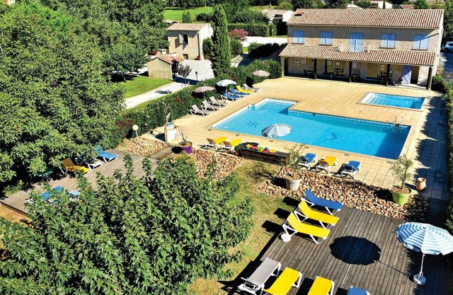 Beautiful home in Raphèle-lès-Arles