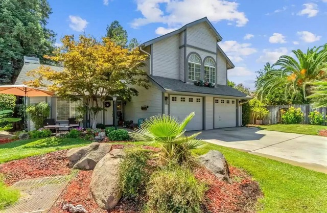 Beautiful Home and Pool in quiet gated neighborhood