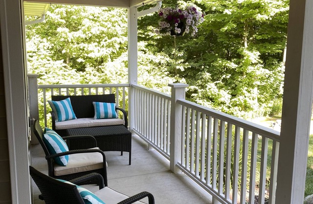 Beautiful home - Great for Road America, golf outings, NFL Draft, or just R&R!