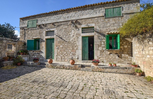 Beautiful home in Rosolini with WiFi