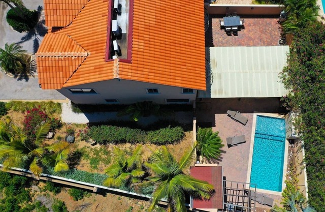 Beautiful House with Private Pool in Noord