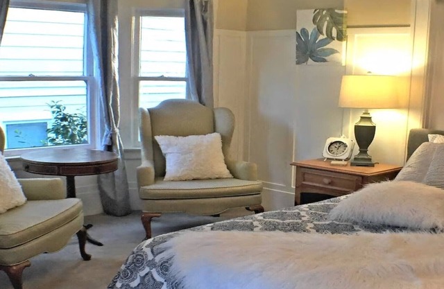 Beautiful Luxury Victorian Home Near SF, Beach,OAK