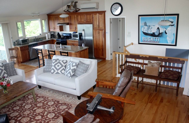 Beautiful Oceanfront Home in Estate Setting, Gloucester THANKSGIVING WEEK OPEN