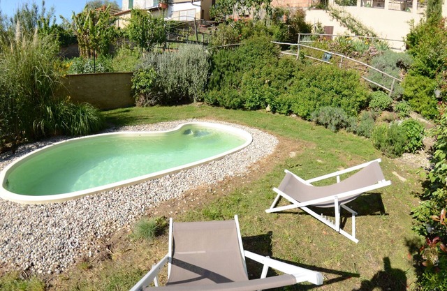 Beautiful private villa with WIFI, A/C, private pool, TV, veranda, pets allowed and panoramic view