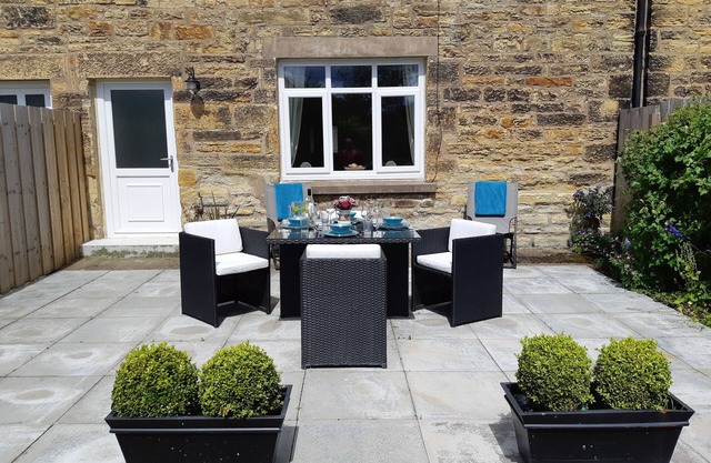 Beautiful renovated Stone Cottage with enclosed Garden and Free Wifi.