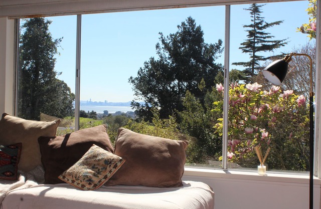 Beautiful, relaxing home with natural light & beautiful views of San Francisco.
