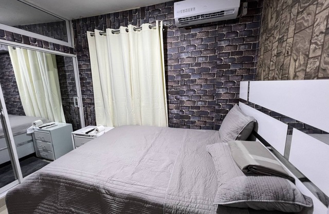 Beautiful two bedrooms one bathroom apartment